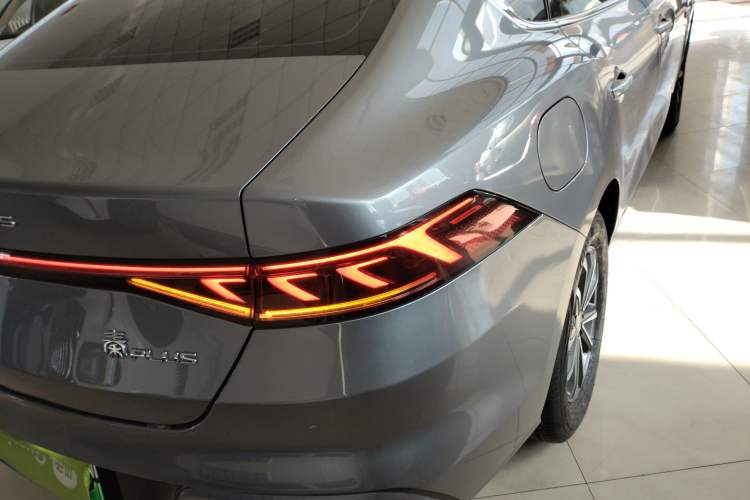 Used BYD Qin PLUS 2024 HONOR Edition DM-i 55KM Leading Model
