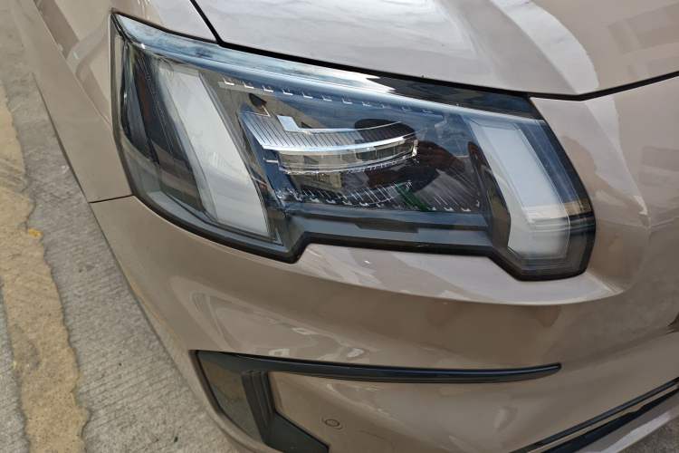 Used AION V 2024 Aion Tyrannosaurus 650 LiDAR Edition