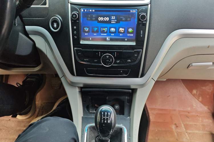 Used Geely Auto Emgrand 2014 Sedan 1.5L Manual Elite Model
