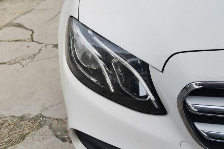 Used Mercedes-Benz E-Class 2019 Restyled E 300 L Sport Luxury Edition Right Front Headlight