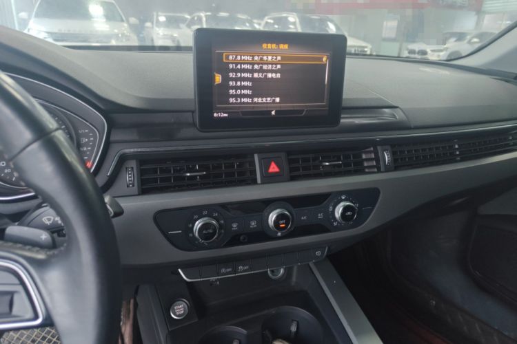 Used Audi A4L 2018 30th Anniversary Edition 30 TFSI Ambition Model
