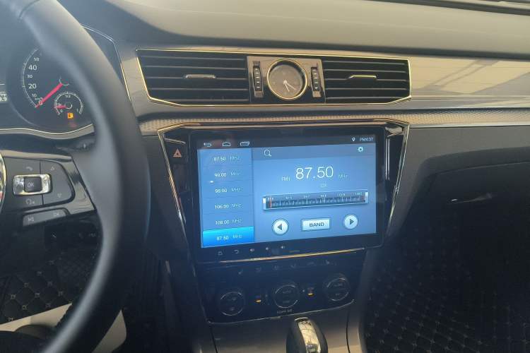 Used Volkswagen Passat 2016 280TSI DSG Prestige Edition Audio And AC Panel