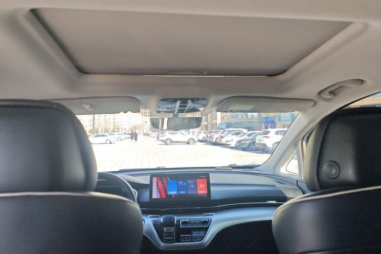 Used Roewe iMAX8 2021 400TGI Supreme Series Lu Zun Edition