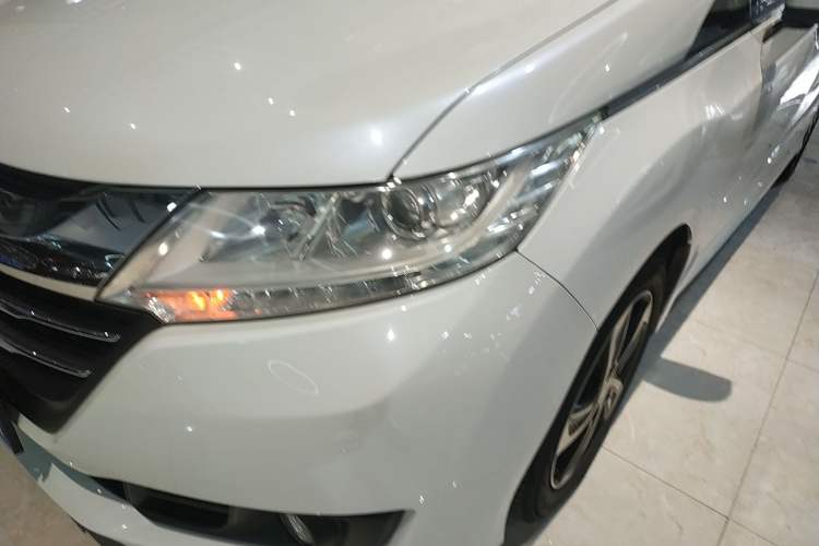Used Honda Odyssey 2015 Revised 2.4L Luxury Edition
