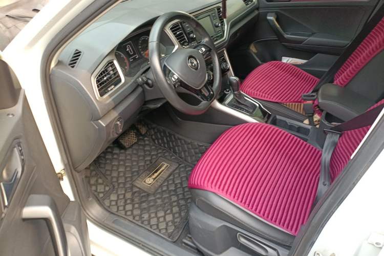 Used Volkswagen T-ROC 2019 230TSI DSG Two-Wheel-Drive Advanced Version China VI Standard
