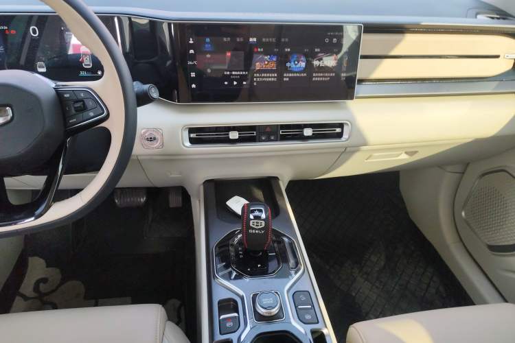 Used Geely Auto icon 2023 1.5TD Chocolate Smoothie Edition
