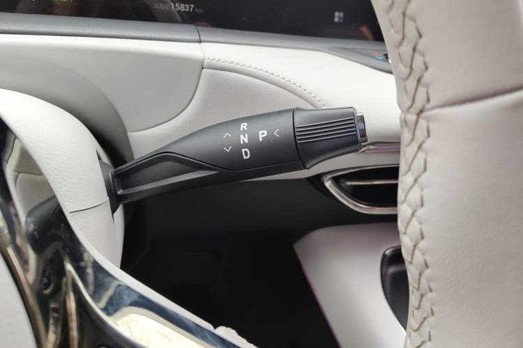 Used VOYAH FREE 2025 318 318 km Rear-Drive Touring Edition Gear Lever