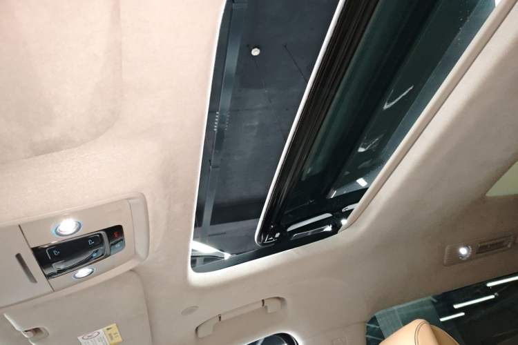 Used Denza D9 2022 DM-i 970 Four-Wheel Drive Flagship Model
