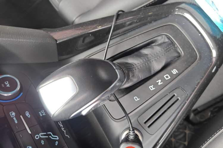 Used Ford Focus 2015 Hatchback 1.6L Automatic Fashion Edition