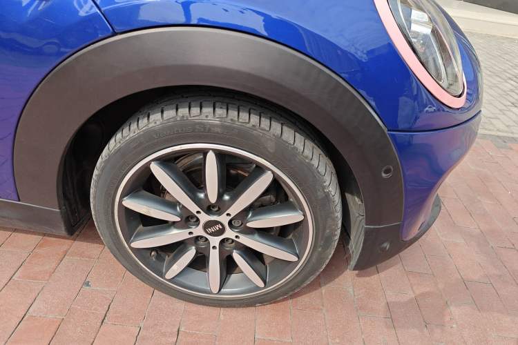 Used MINI 2018 1.5T COOPER CABRIO Artist Right Front Wheel Hub