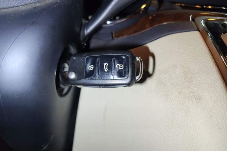 Used Skoda Superb 2013 1.8TSI Automatic MingShi Edition
