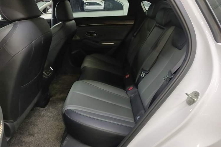 Used BYD Qin L 2025 DM-i Smart Drive 120KM Superior Model
