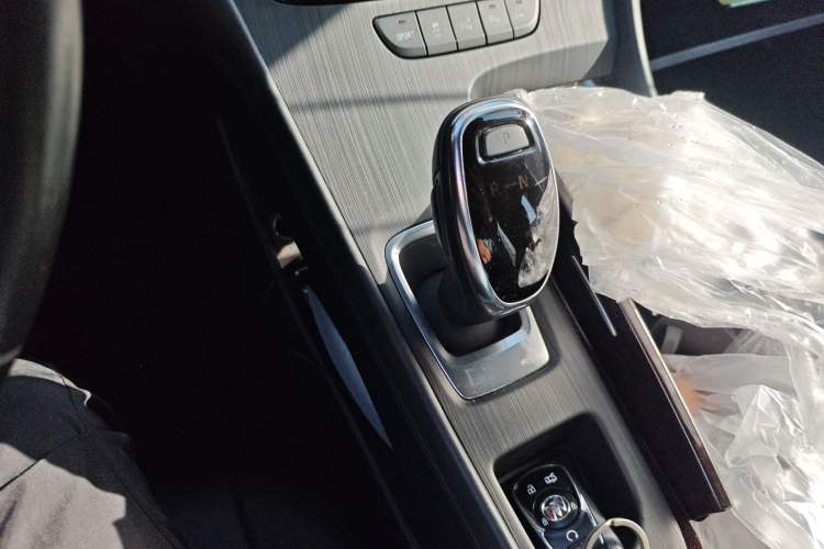 Used Buick LaCrosse 2021 652T Premium Edition Gear Lever