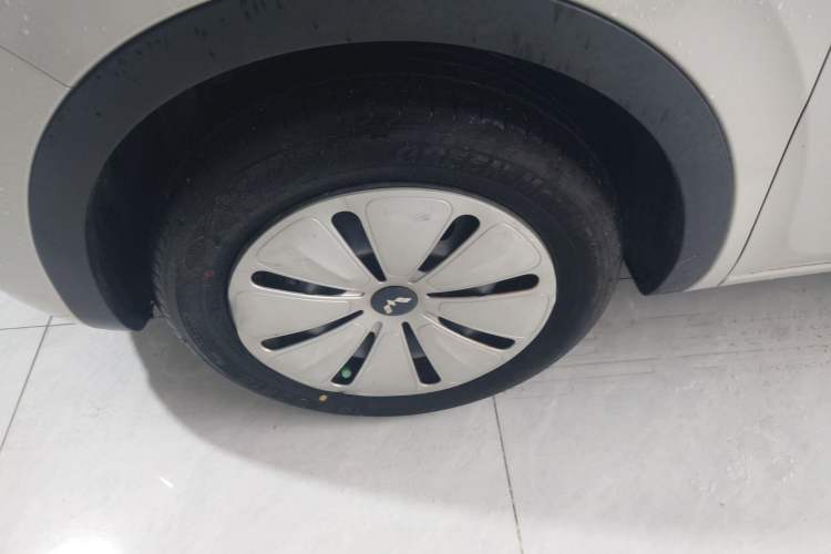 Used Wuling Bingo 2024 203km Light Edition Left Front Wheel Hub