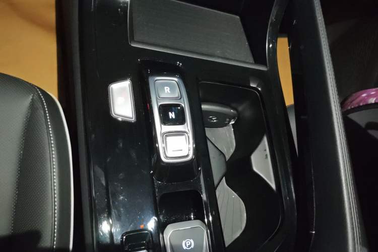 Used Hyundai Custo 2021 270TGDi Prestige LUX Gear Lever