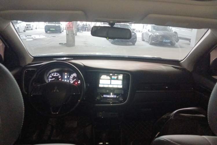 Used Mitsubishi Outlander 2021 2.0L Two-Wheel Drive Comfort Edition 5 Seats
