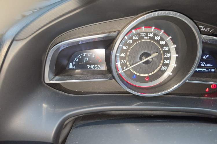 Used Mazda 3 Axela 2014 Sedan 1.5L Automatic Luxury Model Odometer Close Up