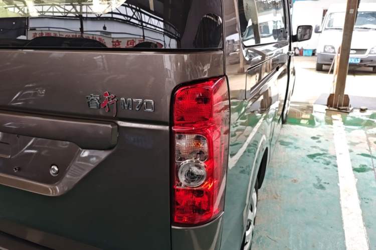 Used CHANGAN KAICHENG Ruixing M70 2017 1.5L Comfort Edition 6-Seater Liftback Door DAM15DL Right Rear Taillight