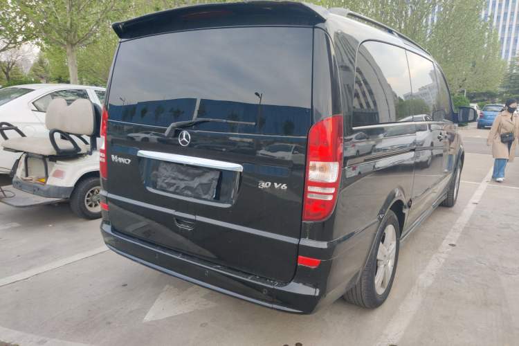 Used Mercedes-Benz Viano 2013 3.0L Comfort Edition Rear Right 45 Deg