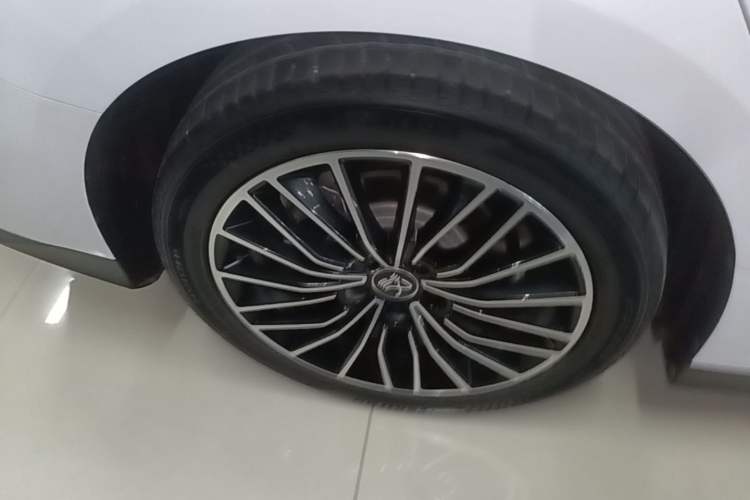 Used BYD Han 2023 EV Champion Edition 506KM Front-Wheel-Drive Premium Model Exterior 5