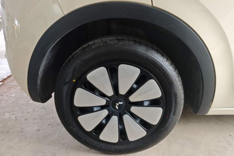 Used Wuling Bingo 2025 333 km Enjoyment Version Right Rear Wheel Hub