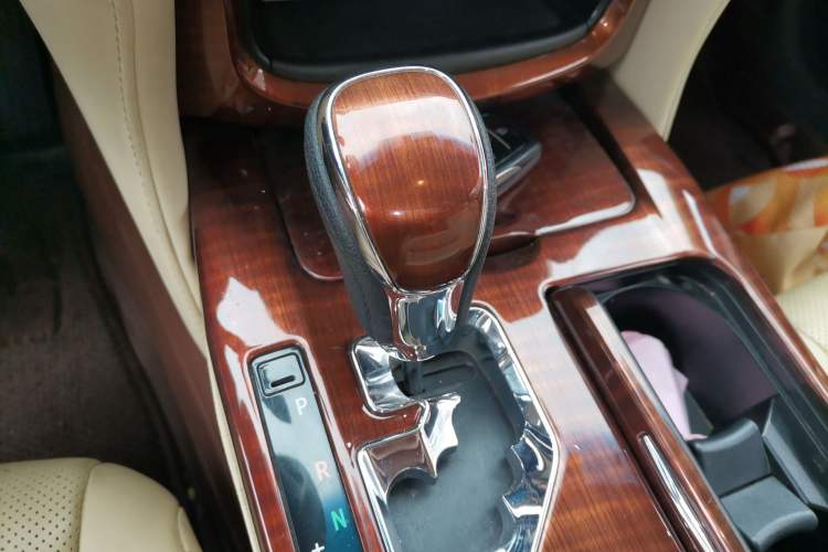 Used Toyota Crown 2017 2.0T Sport Edition Gear Lever