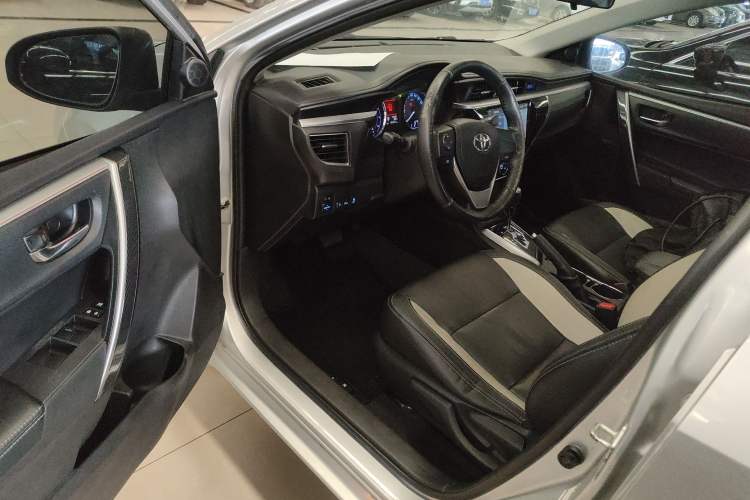 Used Toyota Corolla 2017 1.2T CVT GL-i Leather Edition Driver Seat