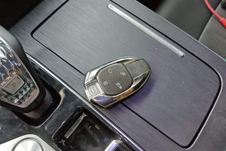 Used GAC Trumpchi GS8 2022 Linghang Series 2.0 TGDI Two-Wheel-Drive Luxury Smart Connectivity Version (7 Seats) Interior 1