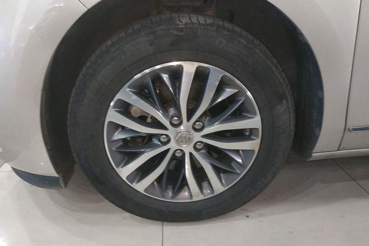 Used Buick GL8 2017 ES 28T Flagship Model China V Standard Left Front Wheel Hub