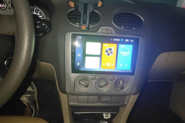 Used Ford Focus 2013 Sedan Classic 1.8L Manual Base Model
