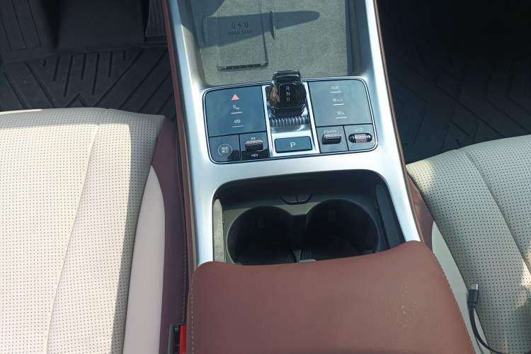 Used BYD Seal 07 DM-i 2025 DM-i 1.5L 125km Prestige Model Gear Lever