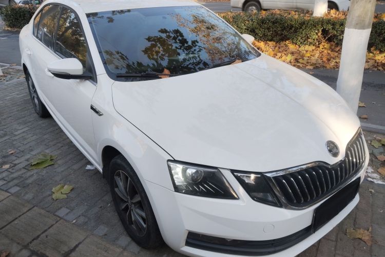 Used Skoda Octavia 2018 TSI230 DSG Comfort Edition Front Right 45 Deg
