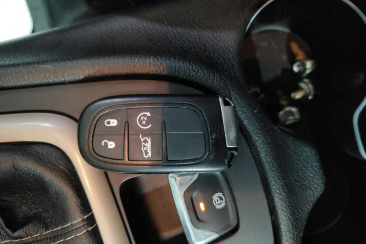 Used Jeep Cherokee 2014 2.4L Luxury Edition
