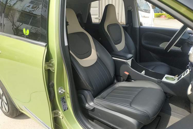 Used Wuling Bingo 2023 333 km Lingxi Connected+ Version Right Front Seat
