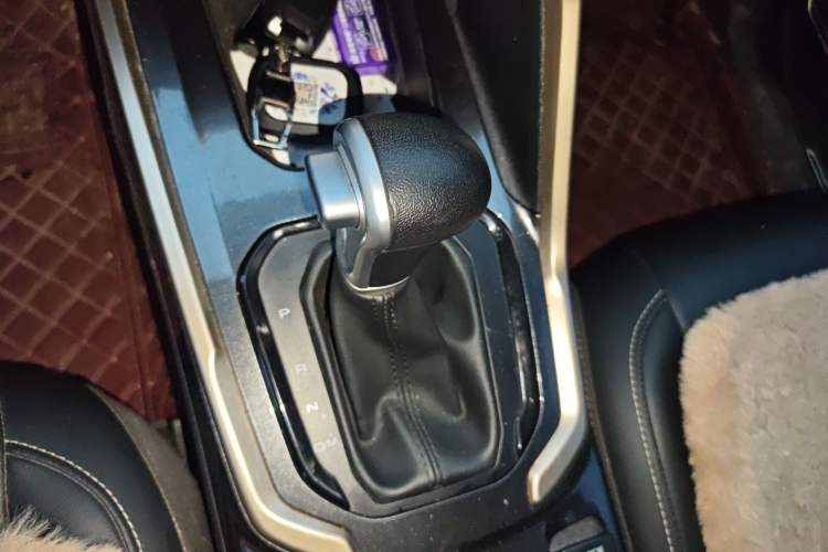 Used Haval H6 2019 2.0 GDIT Automatic Luxury Smart Connectivity Version China V Standard Gear Lever