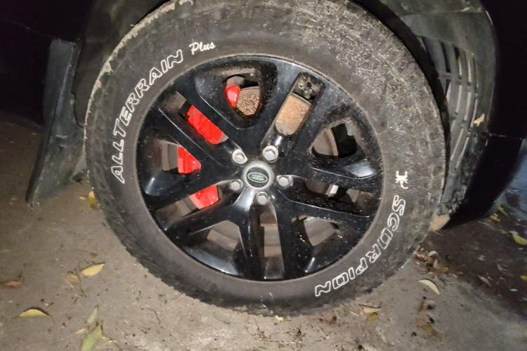 Used Land Rover Defender 2023 Facelift 110 3.0T P400 X-DYNAMIC HSE Right Front Wheel Hub