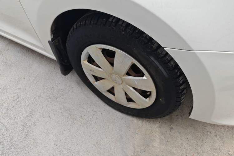 Used Volkswagen Santana 2013 1.6L Manual Fashion Edition Right Front Wheel Hub