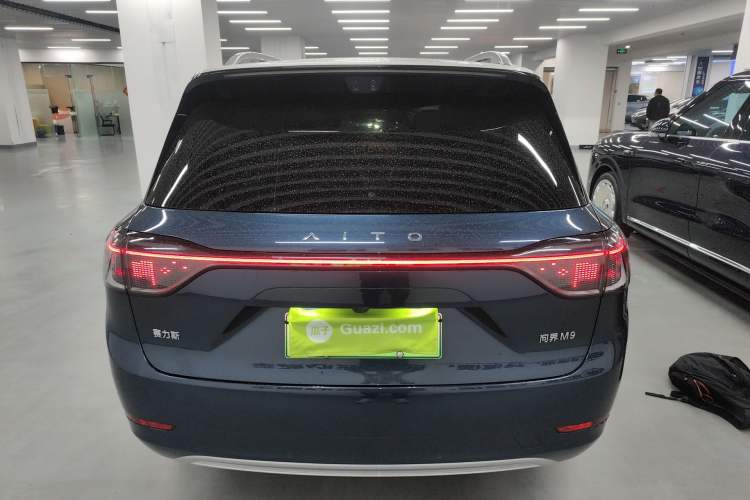 Used Hima AITO M9 2025 Extended-Range Ultra Version 52 kWh 6-Seater
