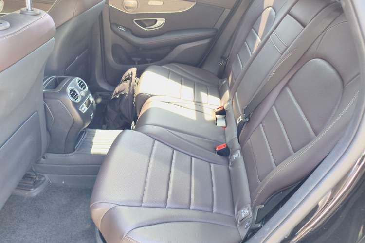 Used Mercedes-Benz GLC 2022 Second Facelift GLC 260 L 4MATIC Luxury Edition Left Rear Seat