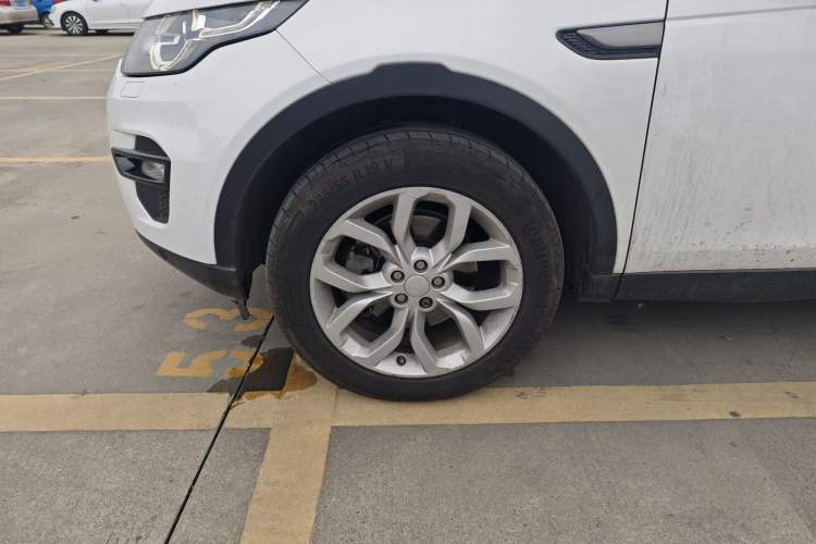 Used Land Rover Discovery Sport 2015 2.0T SE Left Front Wheel Hub