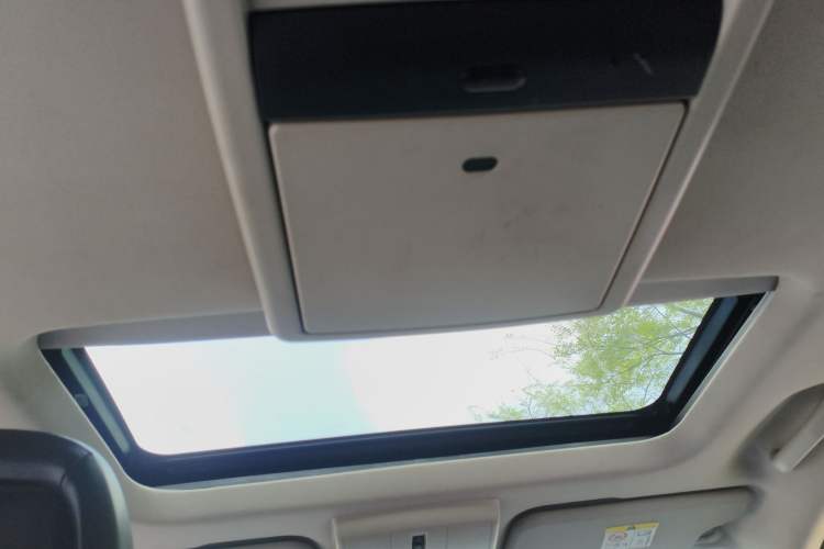 Used Dodge Journey 2013 2.4L Two-Wheel Drive Luxury Version