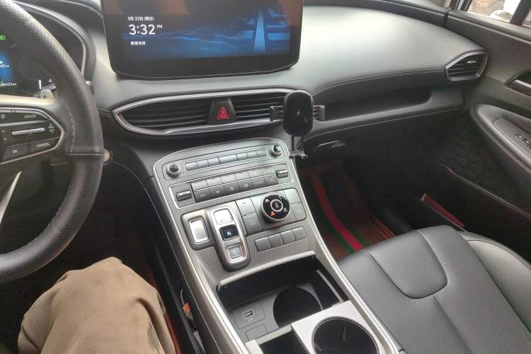 Used Hyundai Santa Fe 2023 Traveler 380T GDi Automatic All-Wheel Drive GLX HTRAC Elite Edition Audio And AC Panel