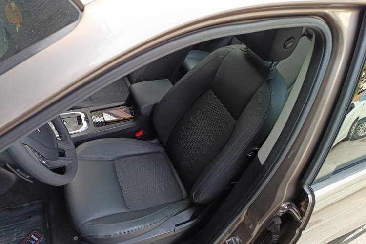 Used Land Rover Discovery Sport 2016 2.0T S Left Front Seat