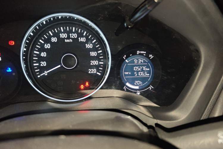 Used Honda Vezel 2017 1.5L CVT 2WD Comfort Model Odometer Close Up