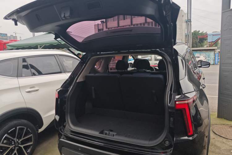 Used SOL X8 PLUS 2023 1.5 TGDI DCT Smart Home Edition 7-Seater