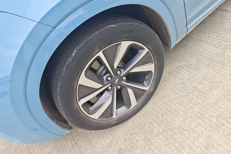 Used Li Auto ONE 2021 Extended-Range 6-Seater Version Left Front Wheel Hub