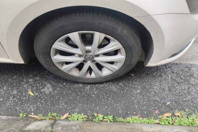 Used Volkswagen Lavida 2017 1.6L Automatic Comfort Edition
