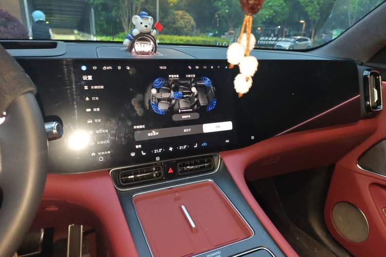 Used Hima AITO M8 2025 Extended-Range Max+ Version 53.4 kWh 6-Seater Edition Audio And AC Panel