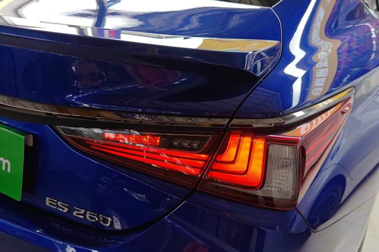 Used Lexus ES 2020 260 F SPORT
