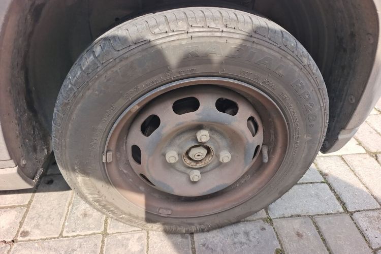 Used Baojun E100 2019 250KM Smart Drive Edition Right Front Wheel Hub